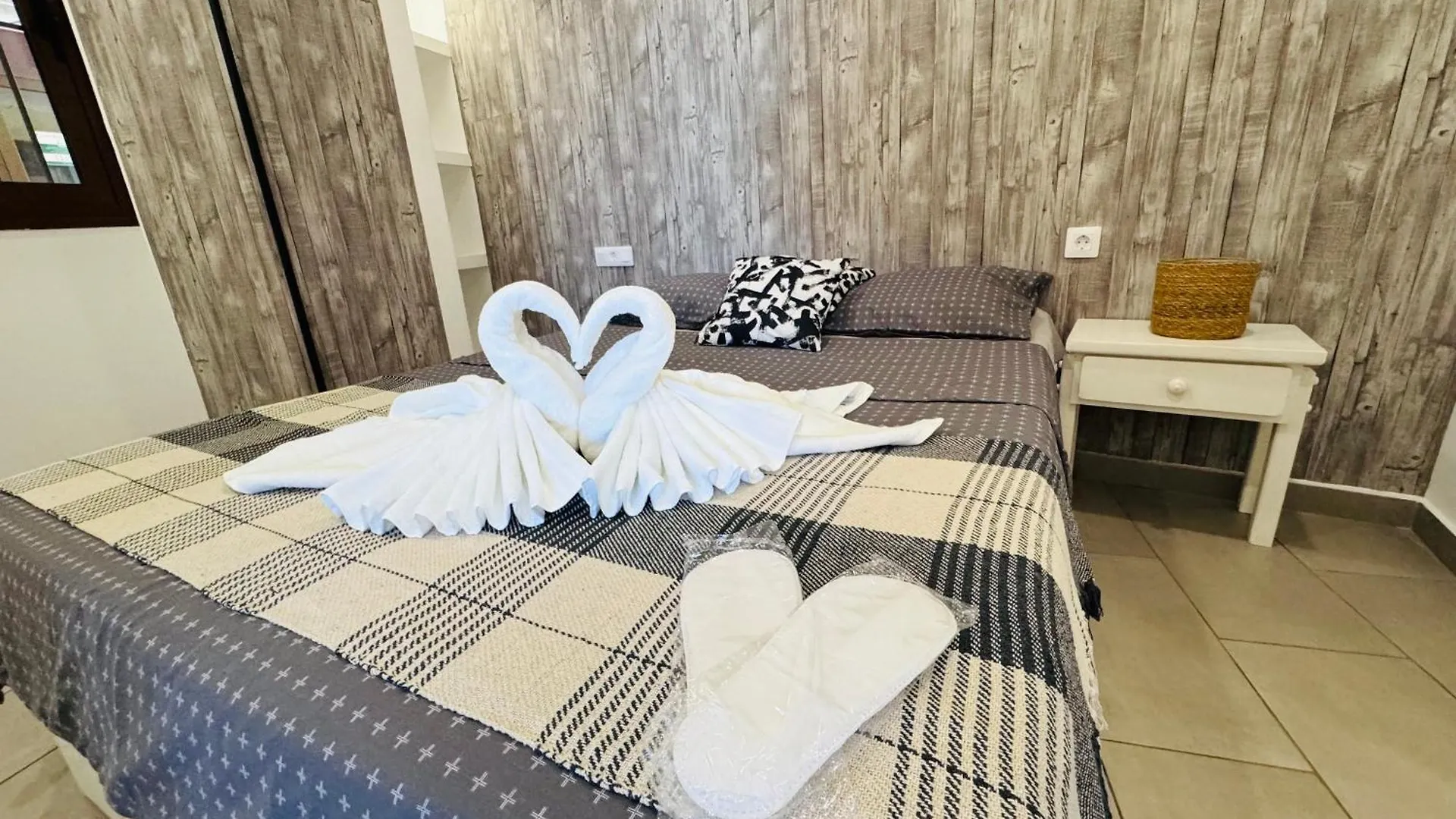 Las Americas Beach And Nightlife Apartmentの連絡先
